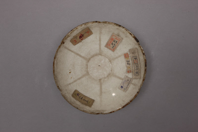 图片[2]-Dingyao white glaze flowered bowl-China Archive